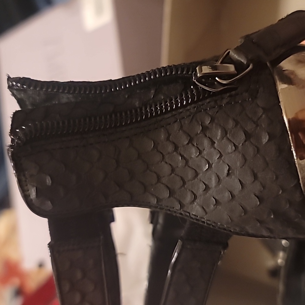 BCBG Max Azria silver heels with Black Glazed Python, - Picture 12 of 12